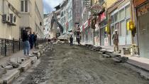 Artvin Belediyesi Cumhuriyet Caddesi’nde Parke Çalışmasına Başladı: Esnaf Tepkili